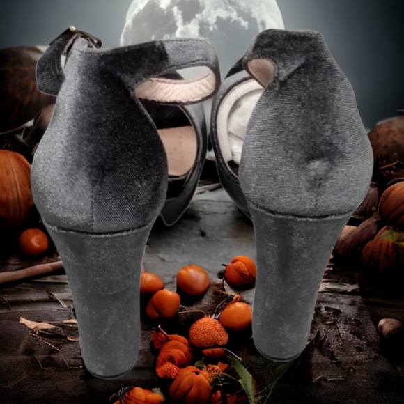 Chinese Laundry Velvet Platform Heels - Picture 3 of 7